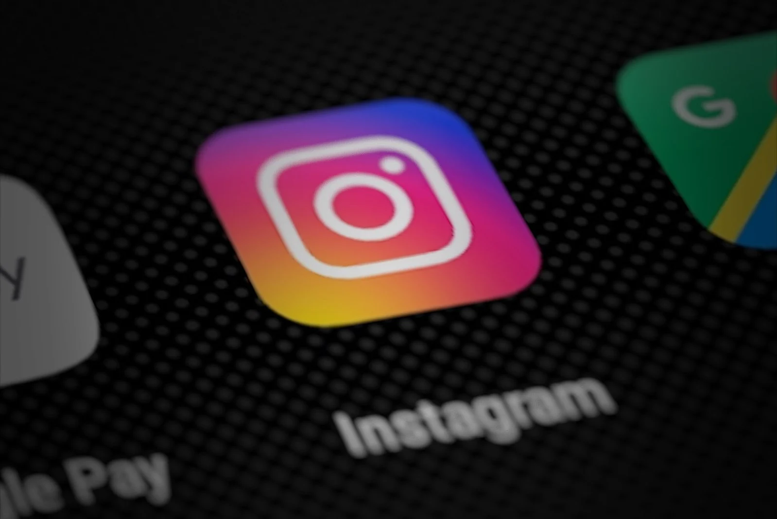 Творцы протестуют против политики Meta, ограничивающей политические посты на Instagram