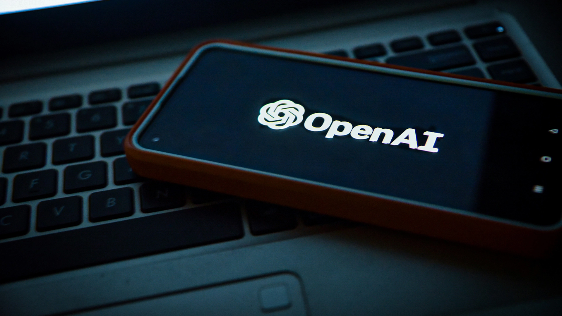 OpenAI предлагает ChatGPT правительственным агентствам США всего за $1